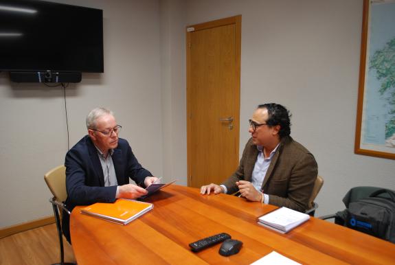 Imagen de la noticia:La Xunta se reúne con la empresa Sevetosa ingeniería para ahondar en la introducción de novedades tecnológicas en el sector ...