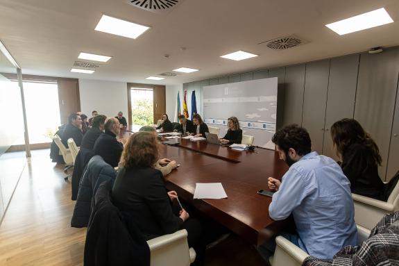 Imagen de la noticia:La Comisión Especial de Transporte Público en Vehículos de Turismo aborda la creación de un Área de Prestación Conjunta del ...