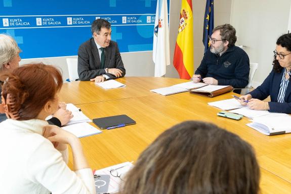 Imaxe da nova:A Xunta ultima coa comisión redactora a Lei de educación dixital logo dun amplo proceso participativo