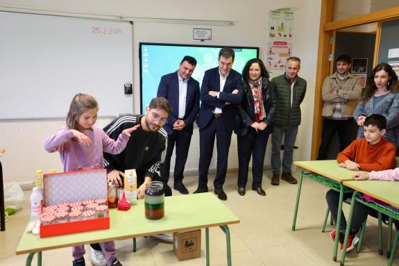 Imaxe da nova:Román Rodríguez pon en valor un investimento de máis de 8 M€ nos centros da Costa da Morte no marco do Plan de nova arquitectura pe...