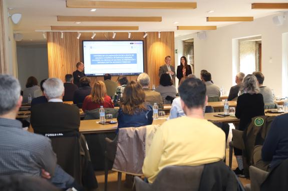 Imagen de la noticia:María José Gómez destaca que 238 ayuntamientos solicitaron ya su adhesión al convenio de gestión de la biomasa en las fajas ...