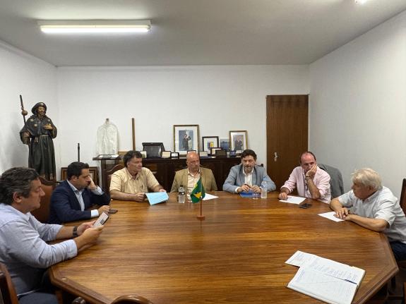 Imagen de la noticia:La Xunta manifiesta su apoyo a la atención social de la comunidad gallega en Brasil a través de la Casa de España