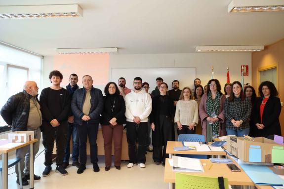 Imagen de la noticia:Belén do Campo visita o PIE da Laracha no que a Xunta está a investir 220.000€ para facilitar o acceso ao mercado laboral a ...