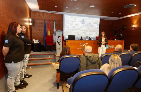 Imaxe da nova:Ángeles Vázquez aboga por comportamientos responsables y respetuosos con el medio ambiente durante la observación del eclipse de ag...