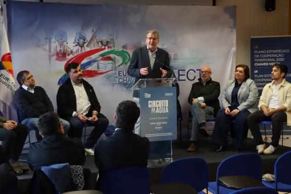Imagen de la noticia:El delegado territorial de la Xunta en Ourense participa en la presentación de la prueba deportiva transfronteriza 