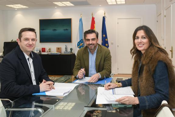 Imagen de la noticia:El conselleiro de Presidencia, Xustiza e Deportes se reúne con el alcalde de Mugardos