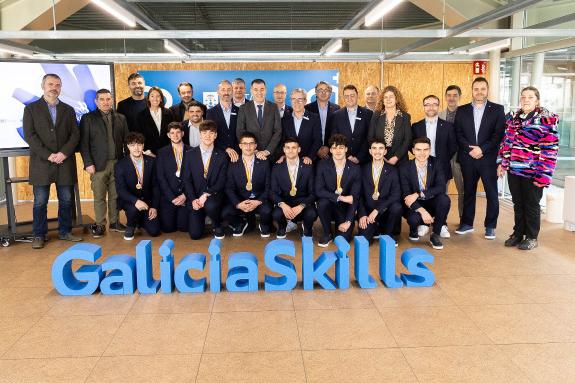 Imagen de la noticia:Román Rodríguez felicita a los estudiantes gallegos de FP que se alzaron con siete medallas en SpainSkills