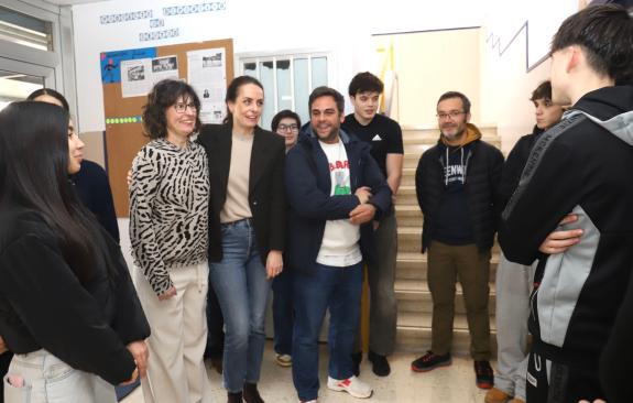 Imagen de la noticia:La Xunta impulsa un programa de iniciación segura a la huella digital en 7 centros de Deza