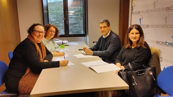 Imagen de la noticia:La Xunta aborda con el centro comercial abierto de Betanzos la convocatoria abierta para avanzar en la calidad y profesional...