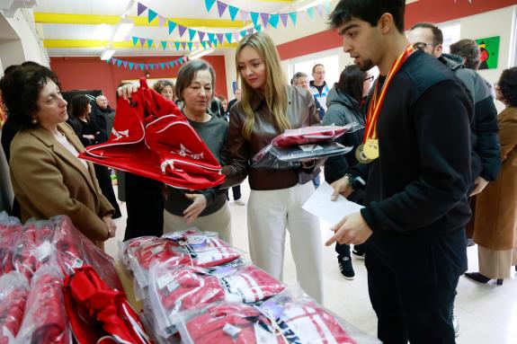 Imaxe da nova:A Xunta colabora coa asociación Aspromor na adquisición de roupa deportiva para o equipo adaptado Genuine