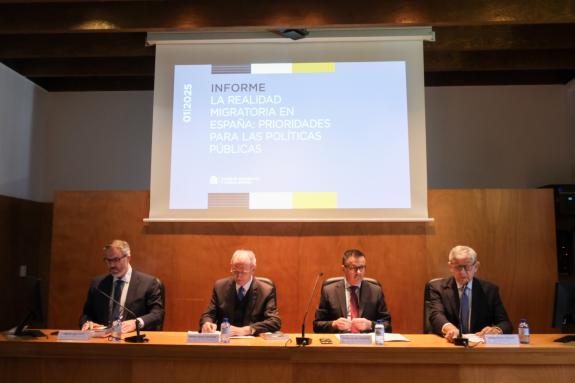 Imaxe da nova:Galicia urxe a acelerar o traspaso de competencias das autorizacións iniciais de traballo para potenciar o modelo propio de atracci...