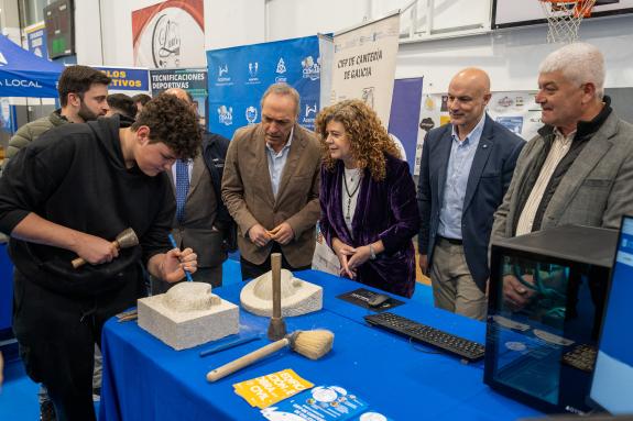 Imagen de la noticia:La Xunta destaca que la feria FormaTea de Ponteareas mejora la orientación académica y profesional del alumnado