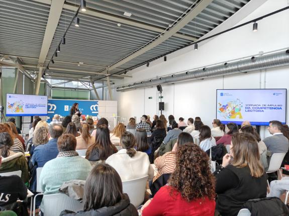 Imagen de la noticia:La Xunta refuerza la formación del profesorado en competencia lectora en una jornada con 67 centros educativos
