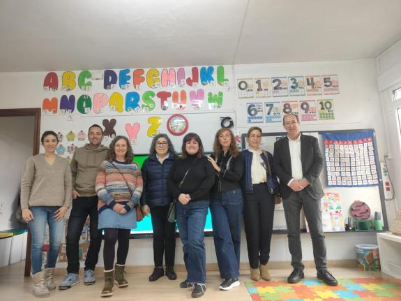 Imagen de la noticia:La Xunta muestra en Dodro las buenas prácticas educativas a un grupo de docentes de la Comunidad de Madrid