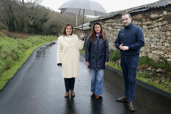 Imagen de la noticia:Medio Rural destinó más de 300.000 euros a la mejora de caminos en el ayuntamiento de Portomarín desde 2020