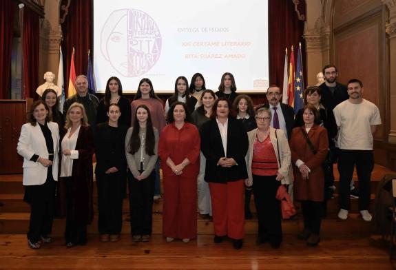 Imagen de la noticia:Belén do Campo participa en la entrega de los premios del XXI Concurso Literario Rita Suárez Amado en el IES Eusebio da Gard...
