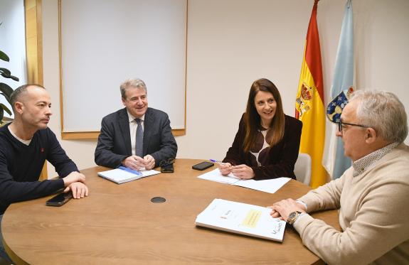 Imagen de la noticia:La Xunta evalúa nuevas herramientas para mejorar las infraestructuras rurales de Muíños y avanzar en la prevención de incend...