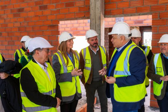 Imagen de la noticia:La Xunta invierte 1,2 M€ en la primera residencia de mayores de Trasmiras, que contará con 79 plazas públicas