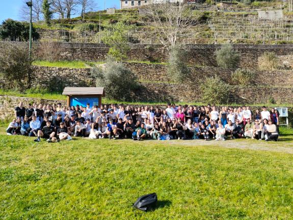 Imagen de la noticia:Cerca de 1.000 alumnos de 54 centros de enseñanza de toda Galicia mejorarán sus competencias en inglés en los campamentos Sp...