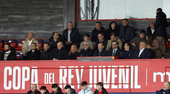 Imagen de la noticia:El conselleiro de Deportes asiste a la final de la Copa del Rei Juvenil en el Anxo Carro