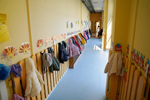 Imagen de la noticia:La Xunta avanza que a partir de mañana las familias podrán solicitar una de las  más de 4.300 plazas de las escuelas infanti...