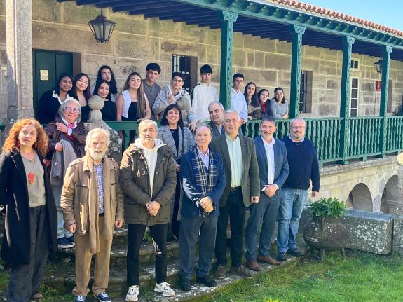 Imagen de la noticia:La Xunta y la Fundación Otero Pedrayo distinguen a institutos de O Porriño, Vigo y Negreira por difundir en el ‘Ano Oteriano...