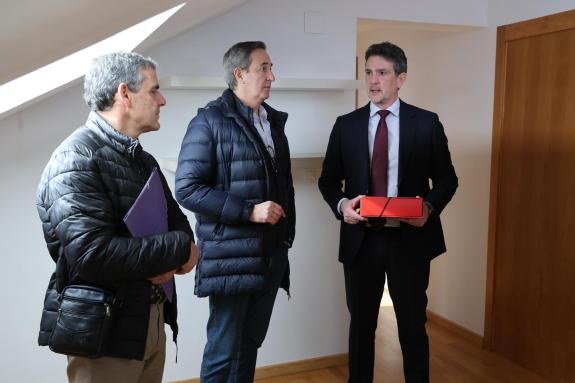 Imagen de la noticia:La Xunta entrega una vivienda de promoción pública en el barrio de A Tinería, en Lugo