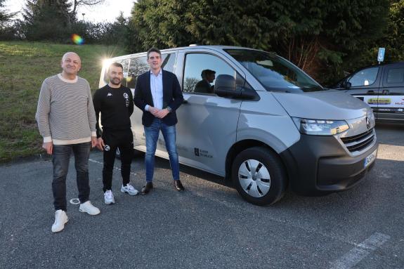 Imagen de la noticia:La Xunta aportó 10.000 euros al club de lucha Lugo para reforzar su equipación con la compra de una furgoneta