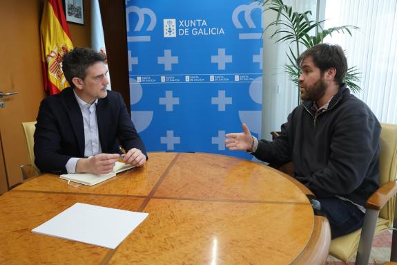 Imaxe da nova:Javier Arias reúnese con Diego Campo para avanzar vías de  colaboración nunha nova edición do festival ‘Osa do Mar’