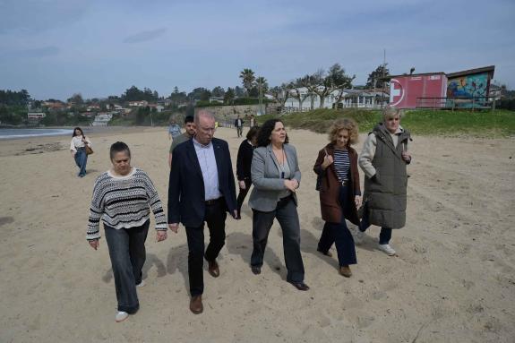 Imagen de la noticia:Belén do Campo visitó en Miño la mejora paisajística y de recuperación ambiental de la playa de Perbes realizada con una ayu...