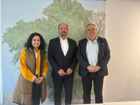 Imaxe da nova:Xosé Merelles aborda co presidente de Costa da Morte Asociación Turística a coordinación da eclipse do vindeiro agosto