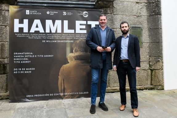 Imaxe da nova:López Campos asiste á obra ‘Hamlet’, que terá funcións no Salón Teatro ata o 3 de maio