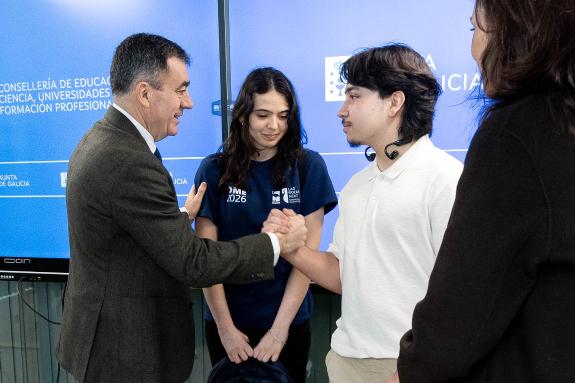 Imaxe da nova:Román Rodríguez felicita aos alumnos galegos premiados na Olimpíada Matemática Española