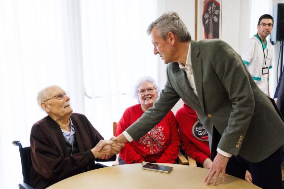 Imagen de la noticia:Rueda destaca la nueva residencia de mayores de Xunqueira de Ambía como ejemplo del compromiso de la Xunta con los servicios...