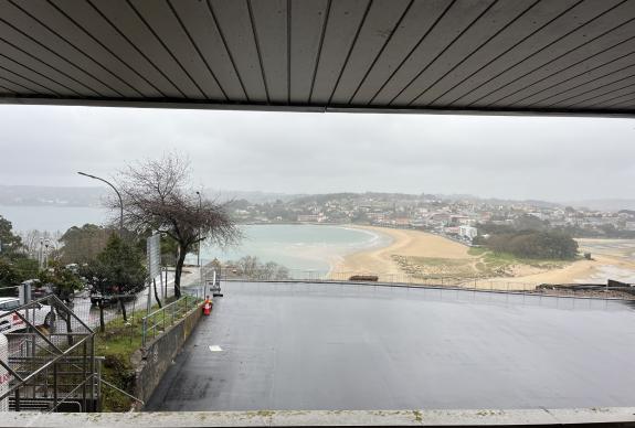 Imaxe da nova:A Xunta habilita unha plataforma na parcela que deixa a demolición do Hotel de Pacientes, obra necesaria para avanzar nos accesos a...