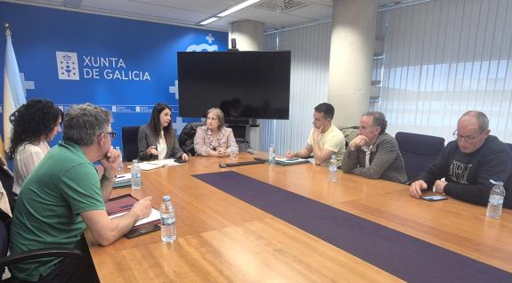 Imagen de la noticia:María José Gómez continúa con los contactos con los agentes del sector lácteo y reclama garantizar la sostenibilidad de los ...