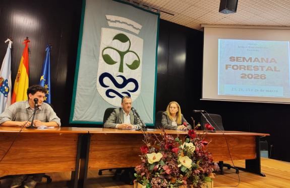 Imagen de la noticia:La Xunta reitera su compromiso en la lucha contra los incendios en el marco de la Semana forestal de Pontevedra