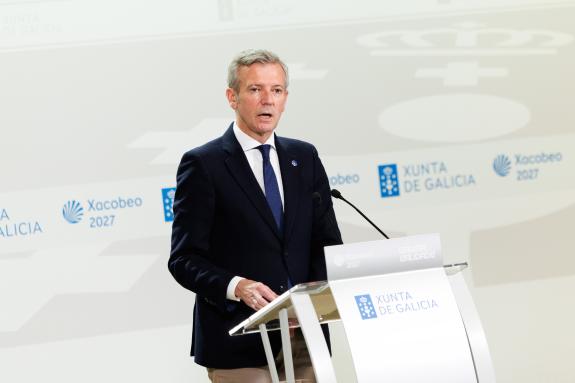 Imagen de la noticia:Rueda anuncia que la Xunta destina 22,7 M € a medidas para la recuperación y regeneración de los bancos marisqueros afectado...