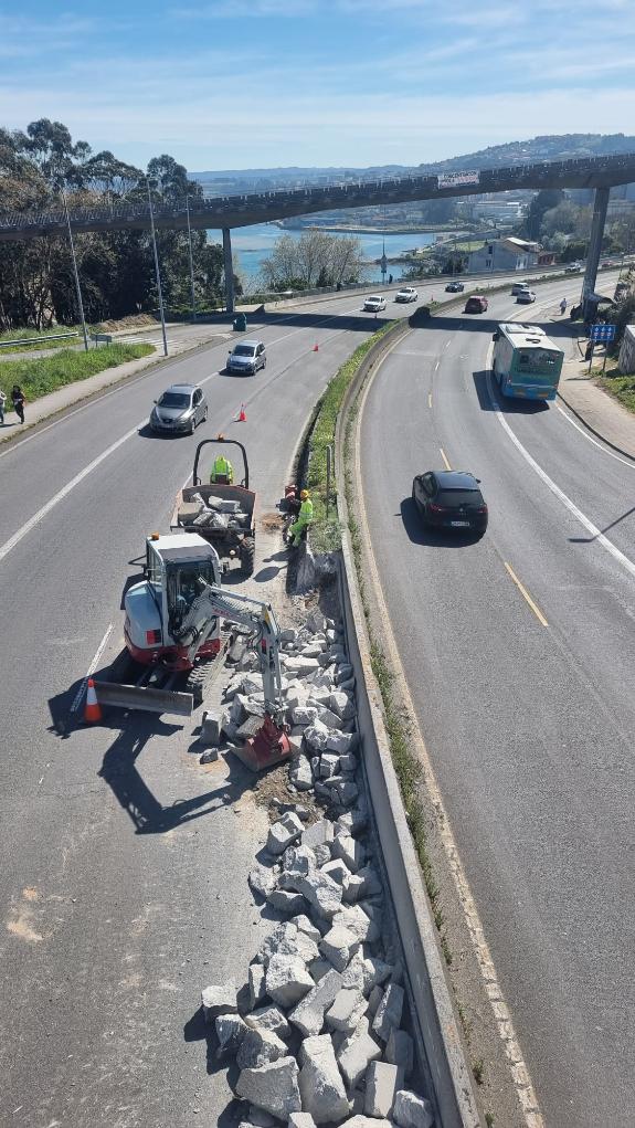 Imaxe da nova:A Xunta inicia os traballos previos á demolición do viaduto sobre a AC-012, incluída no Plan de accesos ao Novo CHUAC