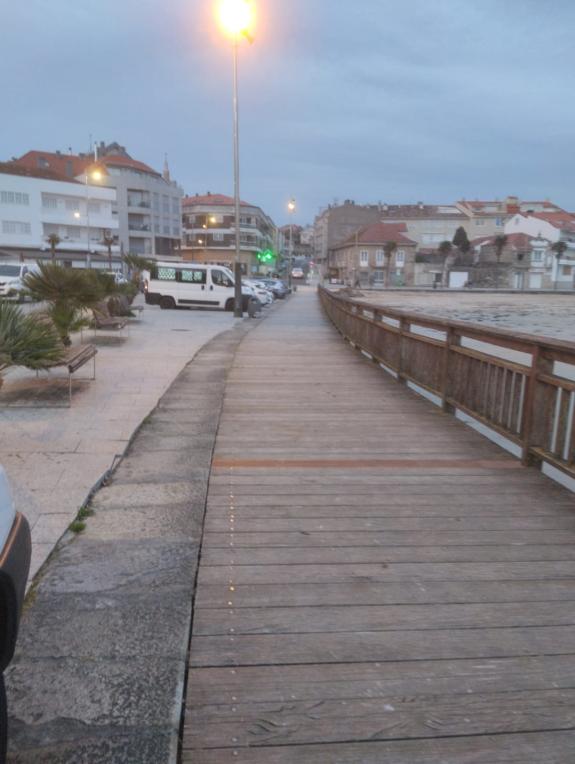 Imaxe da nova:Portos de Galicia renova o pavimento do paseo portuario de Panxón, en Nigrán