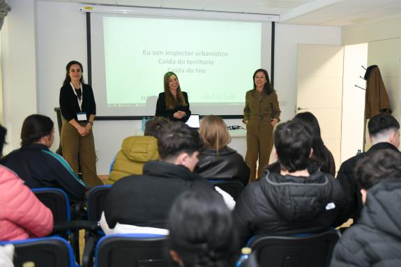 Imaxe da nova:A Xunta impulsa a conciencia sobre o territorio entre o alumnado do CPR Santa Apolonia de Santiago a través dunha xornada na APLU n...