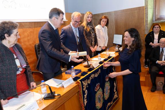 Imagen de la noticia:La Xunta felicita a María Martinón Torres por su ingreso en la Real Academia Gallega de Ciencias