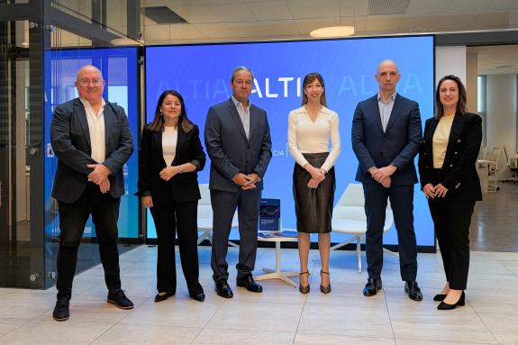 Imaxe da nova:A Xunta reafirma cunha visita á tecnolóxica Altia o seu compromiso co sector TI galego en materia de formación e captación de talen...