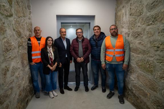 Imaxe da nova:A Xunta financia con 40.000 euros a instalación dun ascensor no mercado municipal das Neves