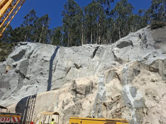 Imagen de la noticia:La Xunta abrirá al tráfico durante toda la Semana Santa el tramo de la AG-57 afectado por el temporal a su paso por Gondomar
