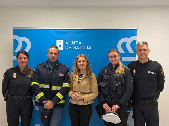 Imaxe da nova:Martina Aneiros dá a benvida aos policías estranxeiros que participan esta Semana Santa no Proxecto Comisarías Europeas