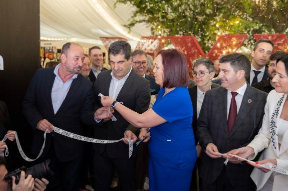 Imaxe da nova:A Xunta de Galicia destaca a Mostra de Camariñas como referente na confluencia de tradición e futuro do encaixe