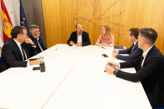 Imaxe da nova:Turismo de Galicia ofrece apoio á Unión Hotelera Compostela para estudar medidas que garantan a ocupación en Santiago durante todo ...