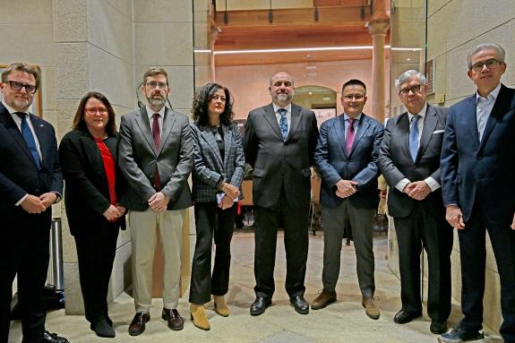 Imaxe da nova:A Xunta defende a colaboración das empresas e dos traballadores no seo do diálogo social para abordar o absentismo laboral inxustif...