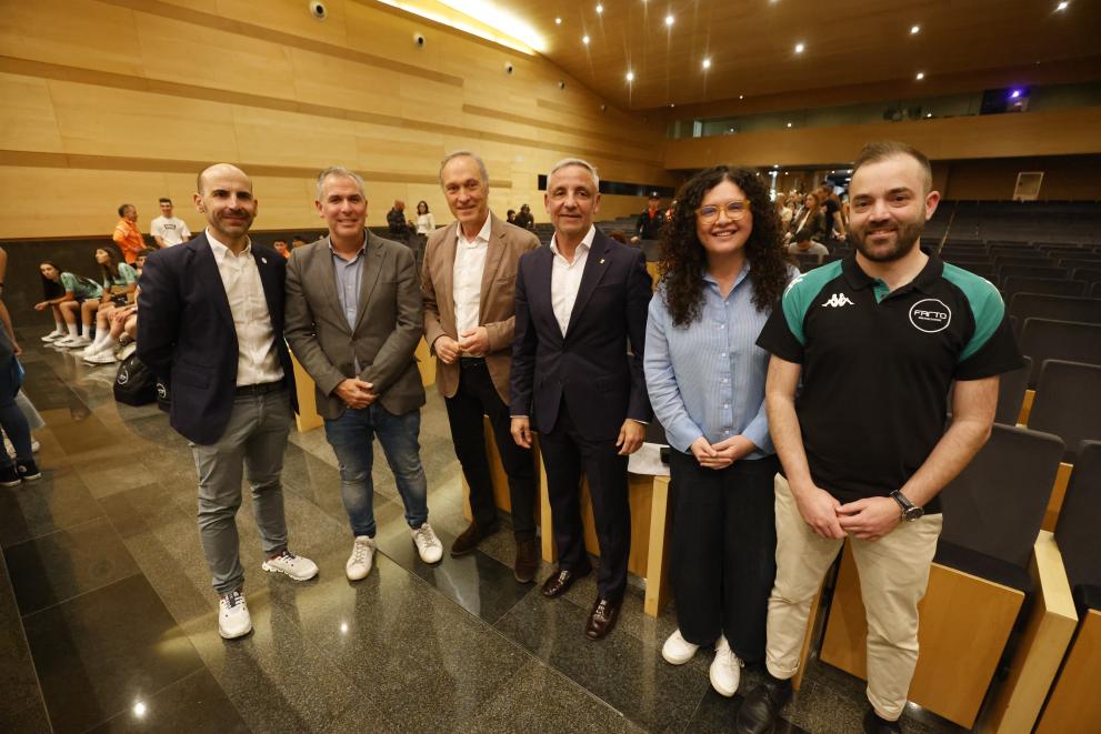 Imaxe 1 de 3 asociada á nova
